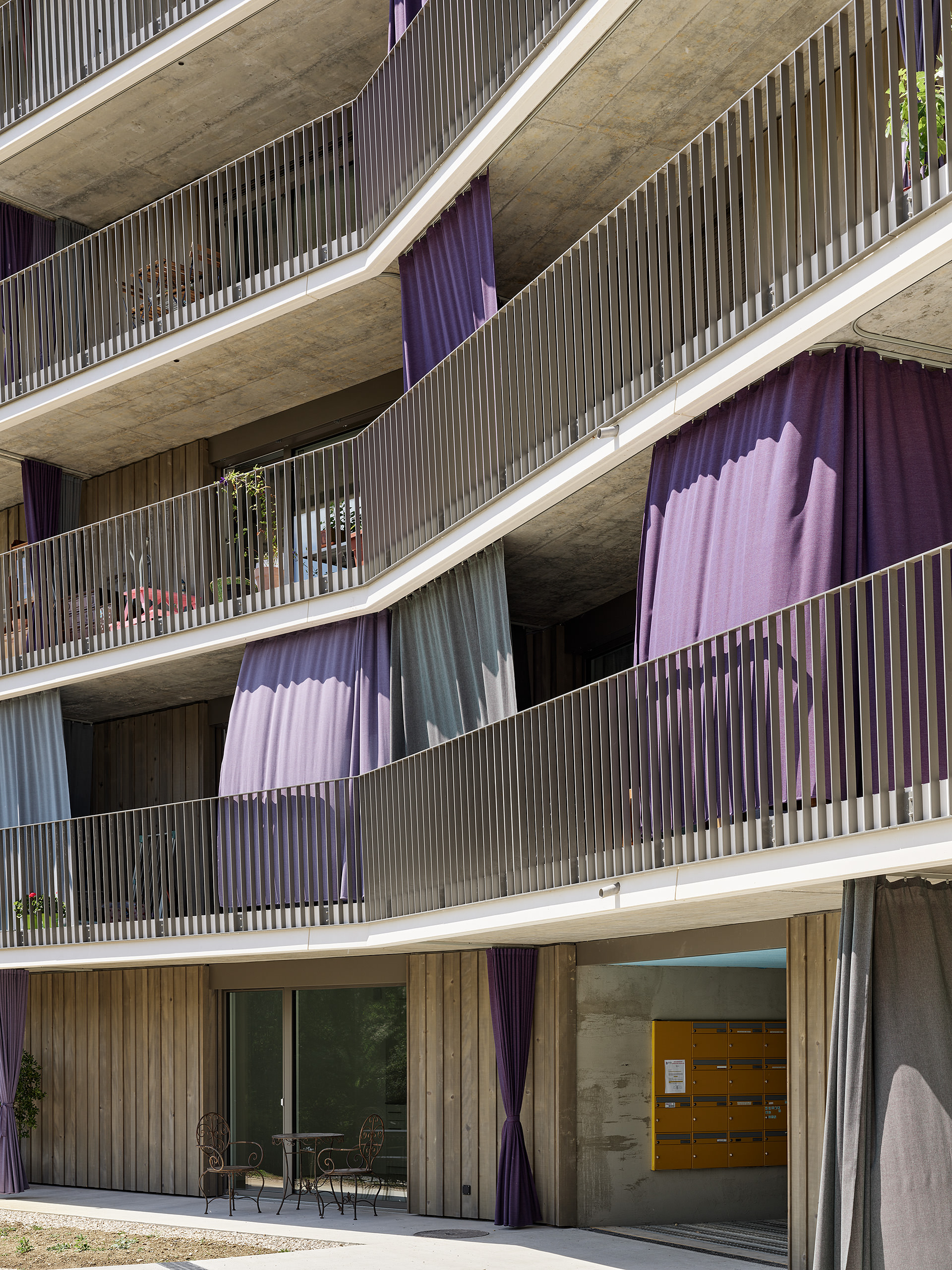 Ahp0079 AIQ4 009979 J2